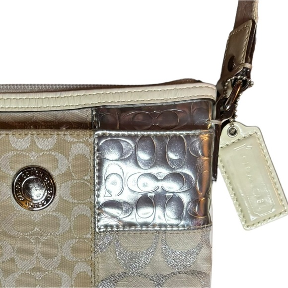 COACH 42481 SIGNATURE PATCHWORK SWINGPACK White Grey Silver - Picture 5 of 13